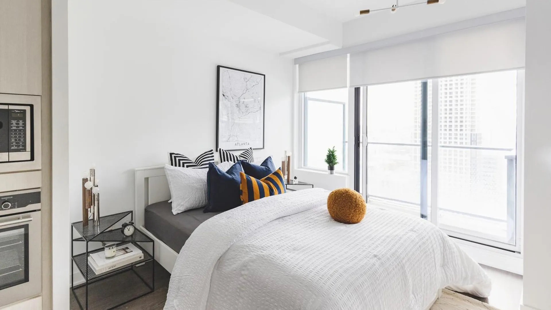 Lovely Suite In Heart Of Downtown Toronto B3 0*,  Canada